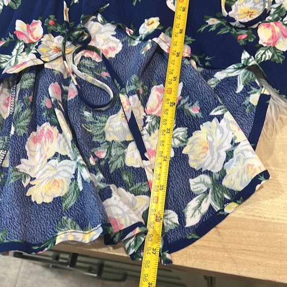 Privacy Please floral cold shoulder wrap dress - Picture 7 of 8
